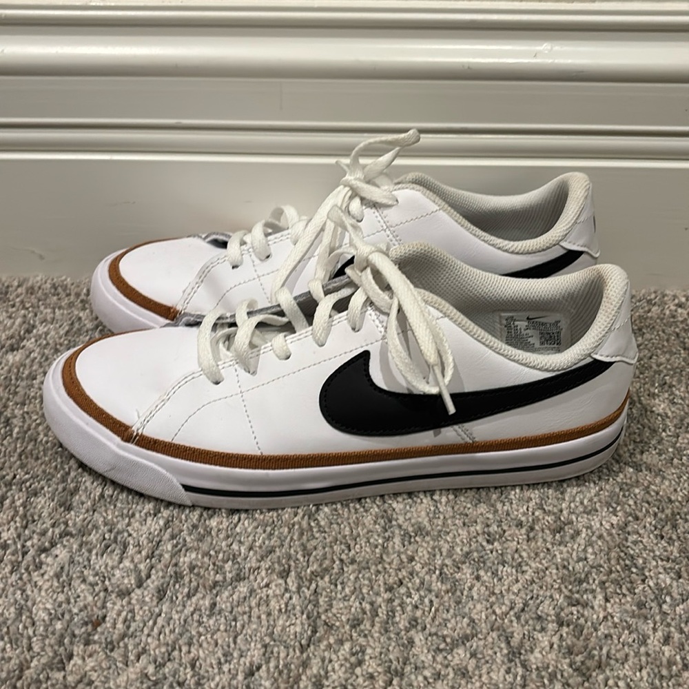 Nike court legacy